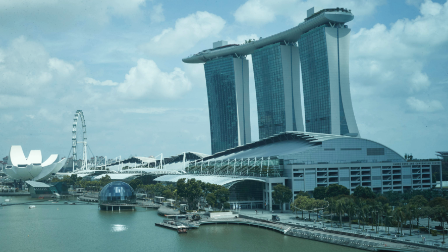 Photo of the Singapore city skyline highlighting Apollo’s presence in Asia Pacific, showcasing its regional leadership and focus on customized capital solutions, private credit, and alternative investment strategies for institutions and retirees.